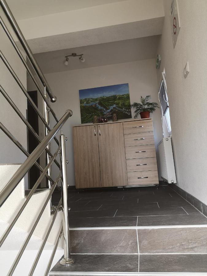 House Karakas Hotel Korenica Luaran gambar